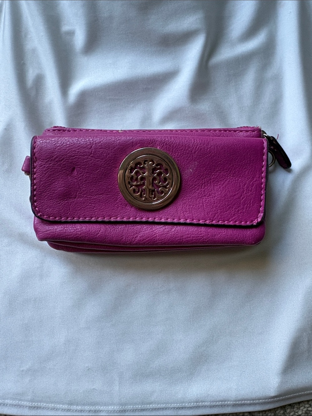 Women’s Pink Leather Crossbody Wallet with Decorative Medallion